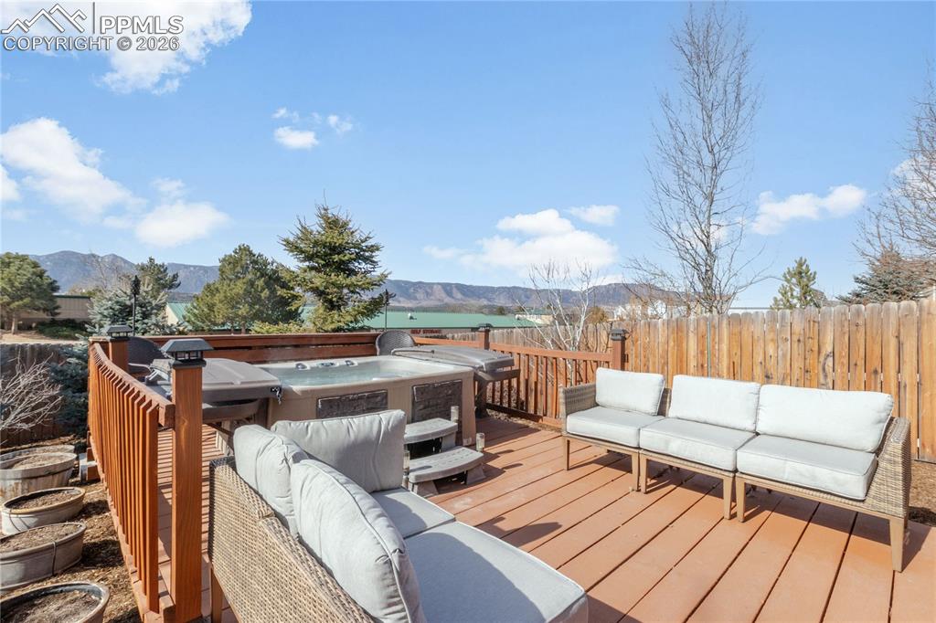 Image 35 of 43: Deck