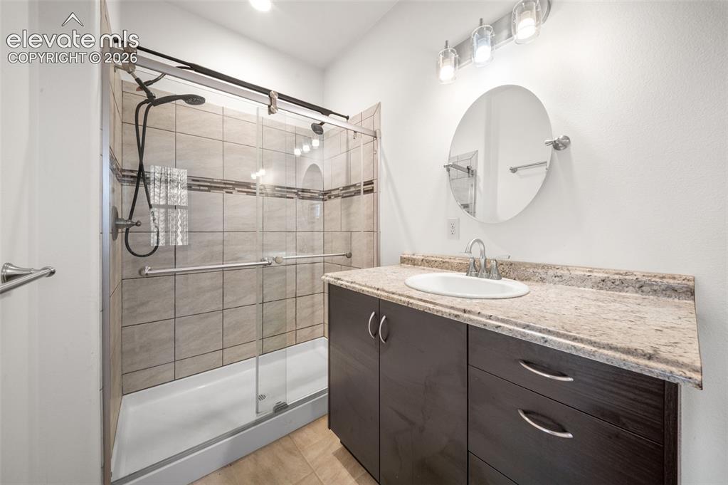 Image 15 of 20: Bathroom