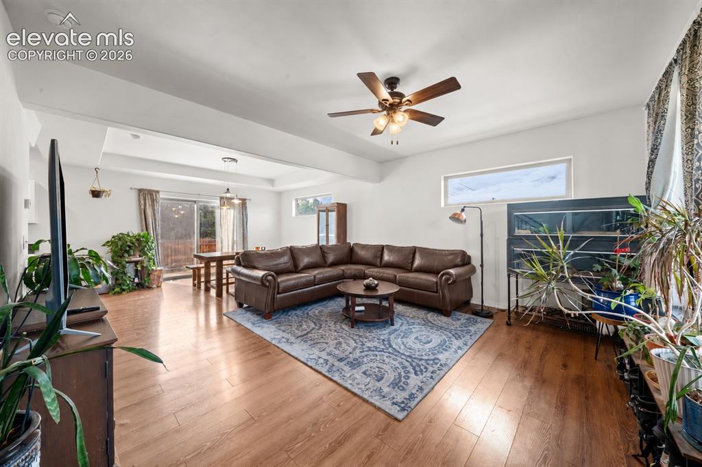 Image 4 of 20: Living Room