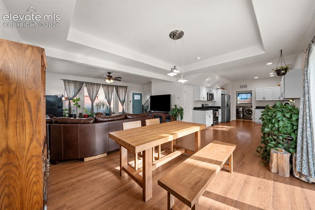 Image 9 of 20: Dining Area