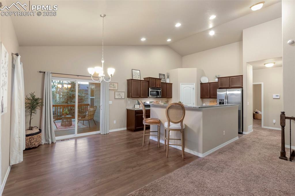 Image 9 of 36: Dining Area