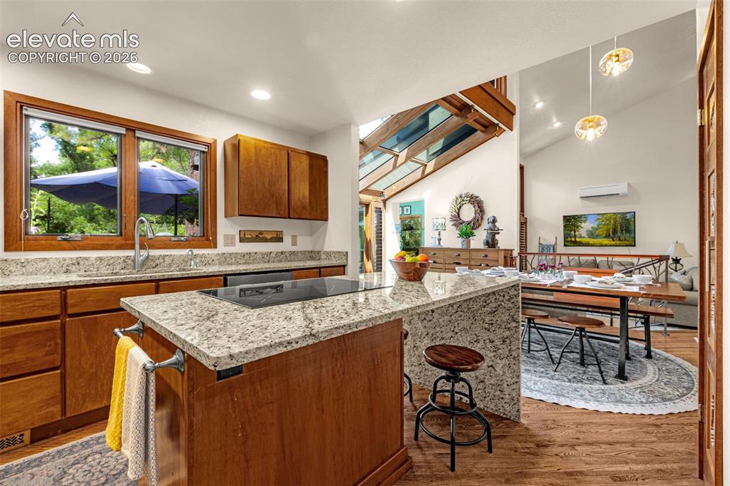 Image 11 of 33: Kitchen