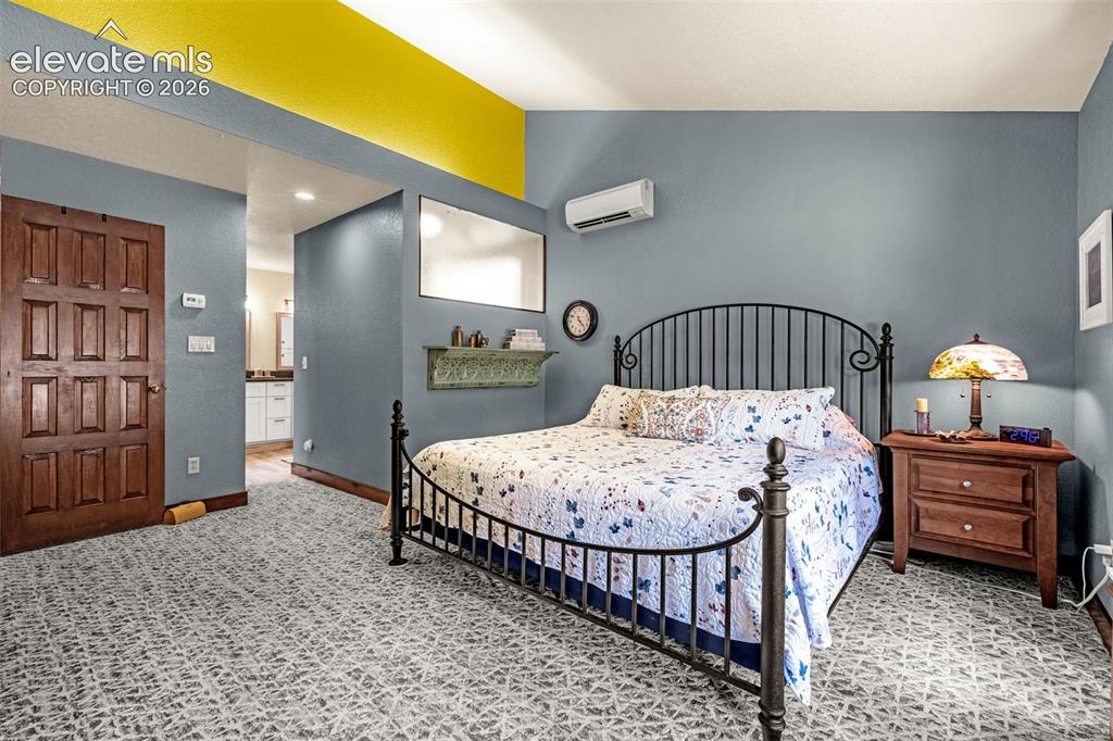 Image 15 of 33: Bedroom