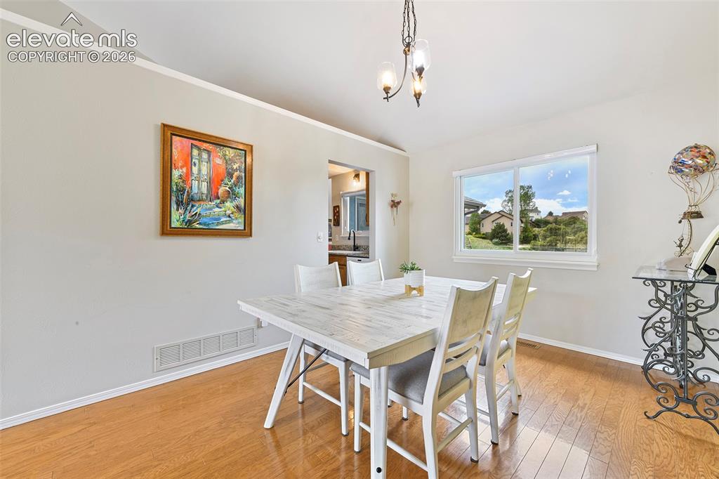 Image 6 of 47: Dining Area