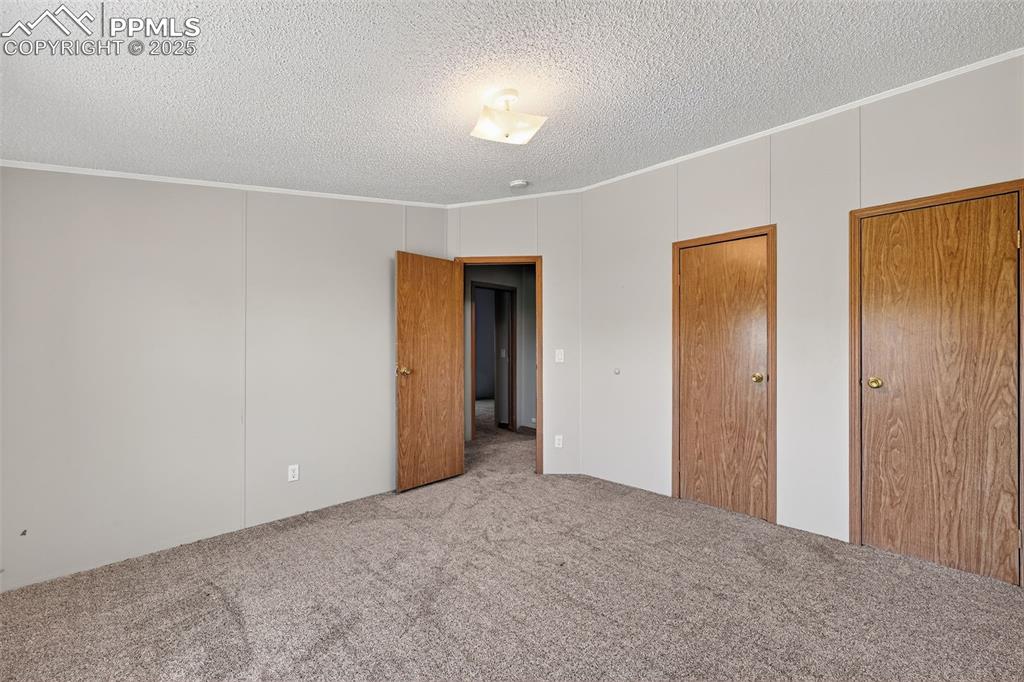 Image 17 of 43: Bedroom