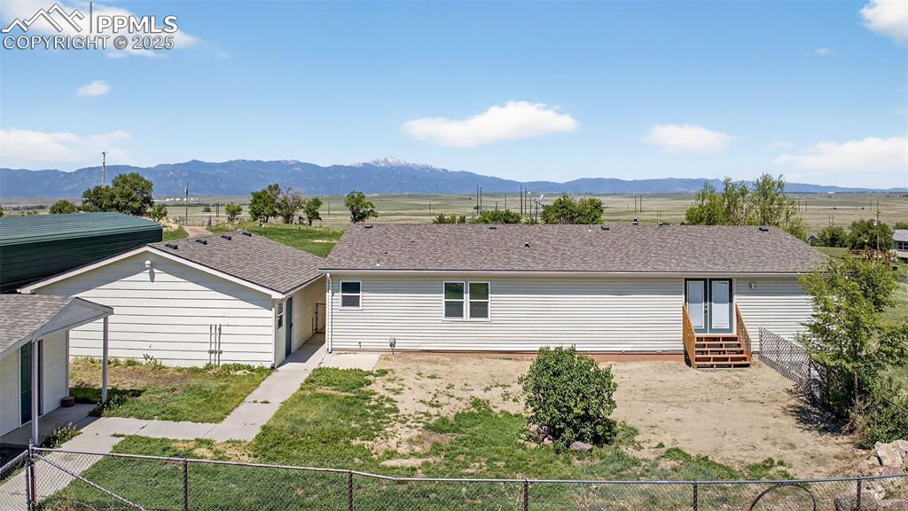 Image 34 of 43: Back of Structure