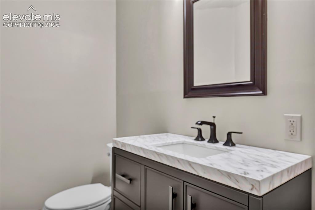 Image 16 of 45: Bathroom