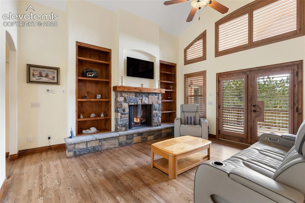 Image 15 of 47: Great Room 