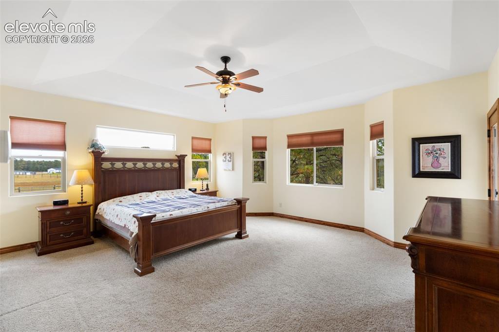 Image 20 of 47: Primary bedroom 
