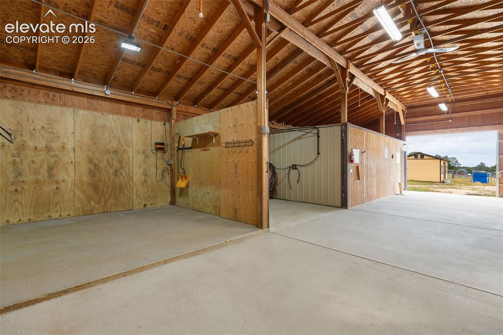 Image 41 of 47: Barn/Stable