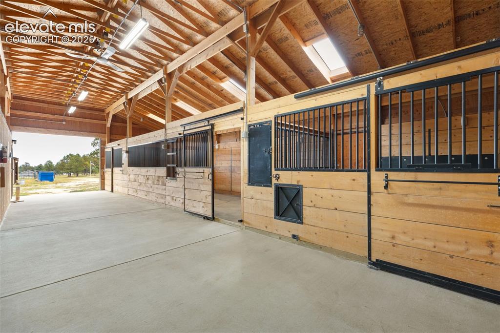 Image 42 of 47: Barn/Stable