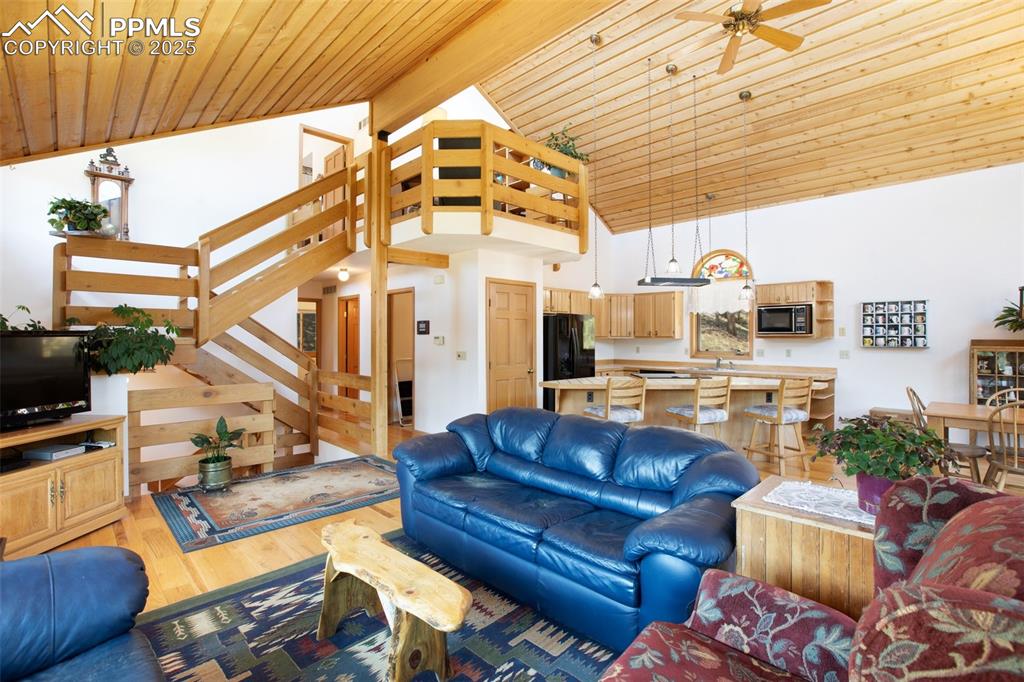 Image 11 of 50: Living Room
