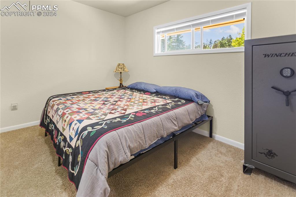 Image 19 of 24: Bedroom #4