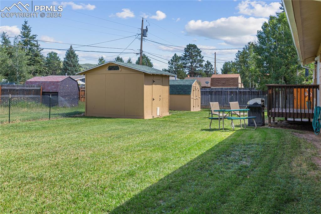 Image 22 of 24: Back Yard