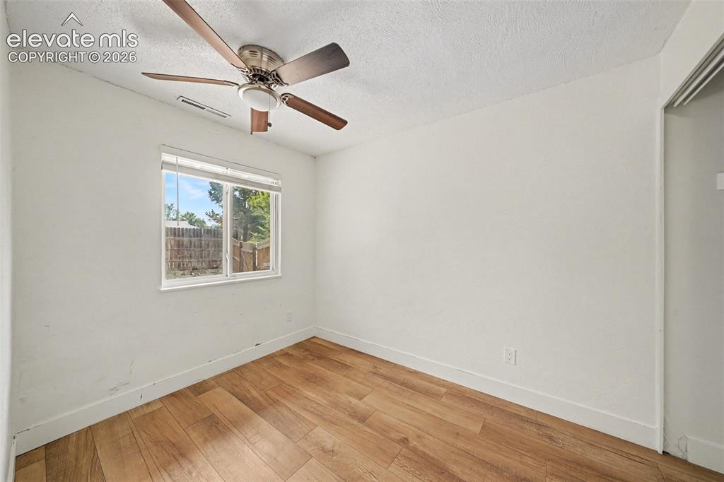 Image 15 of 19: Bedroom