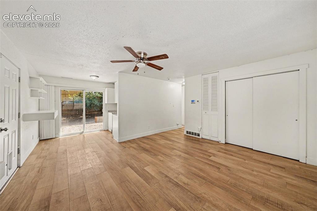 Image 6 of 19: Living Room