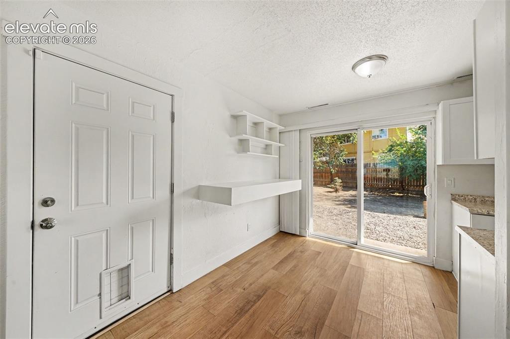 Image 8 of 19: Dining Area
