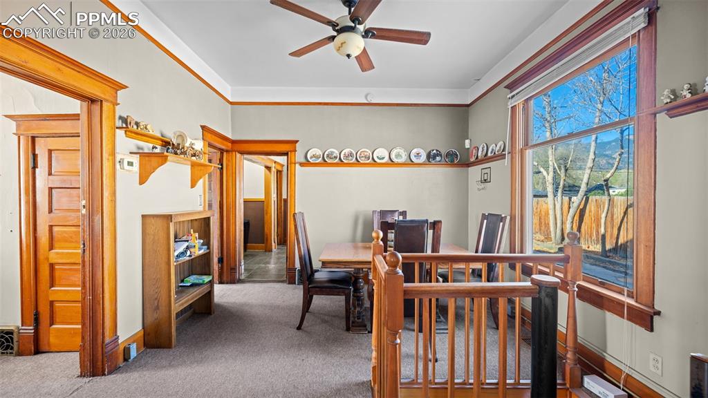 Image 10 of 45: Dining Area