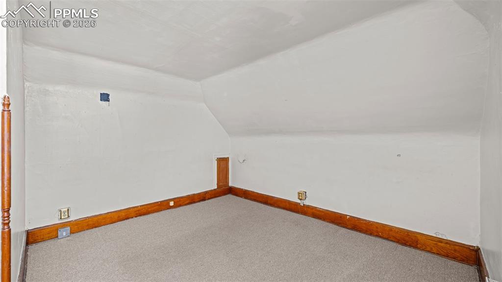 Image 17 of 45: Bonus Room