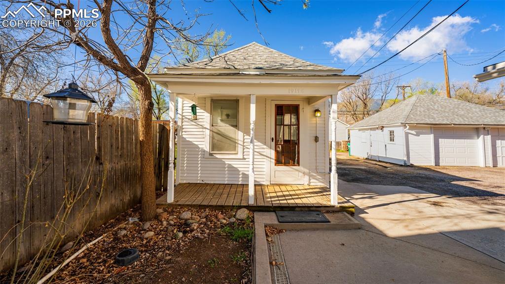 Image 31 of 45: Front of Structure