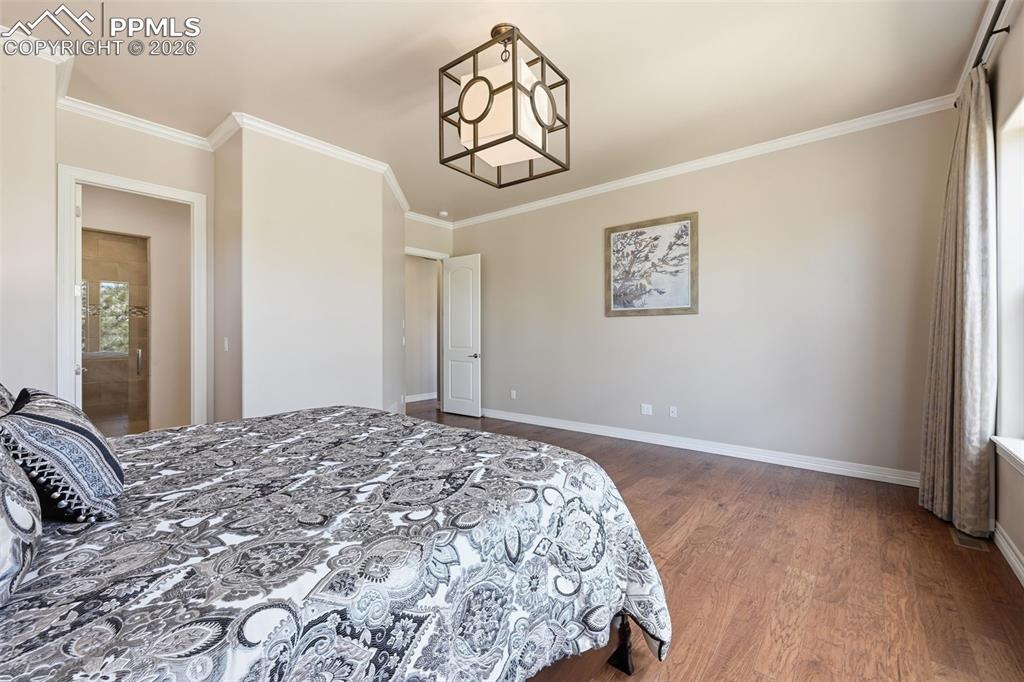 Image 19 of 45: Bedroom