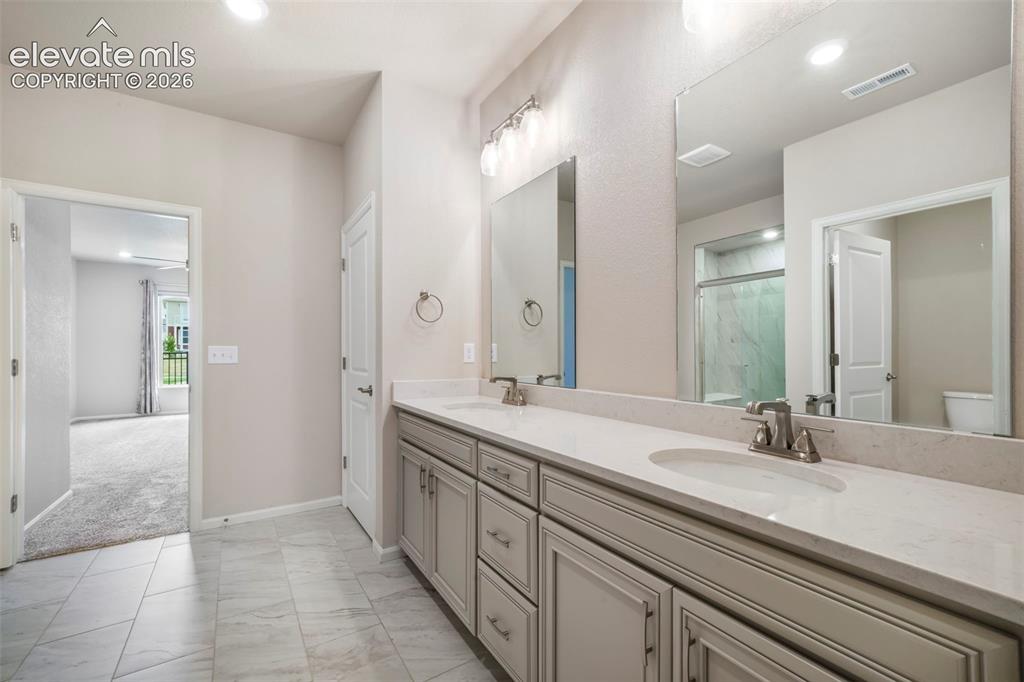 Image 43 of 49: Bathroom