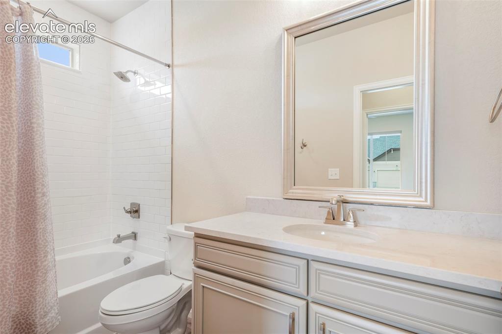 Image 8 of 49: Bathroom