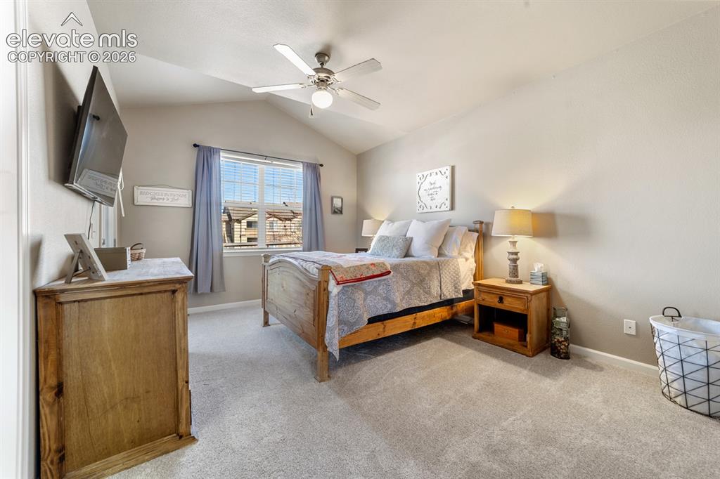 Image 12 of 24: Bedroom