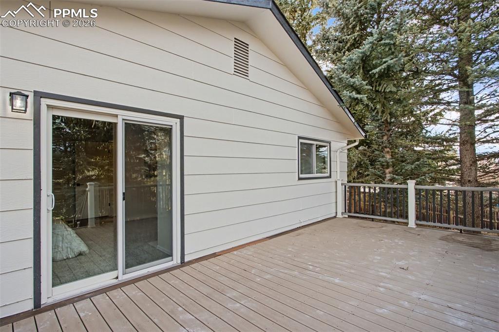 Image 39 of 46: Deck