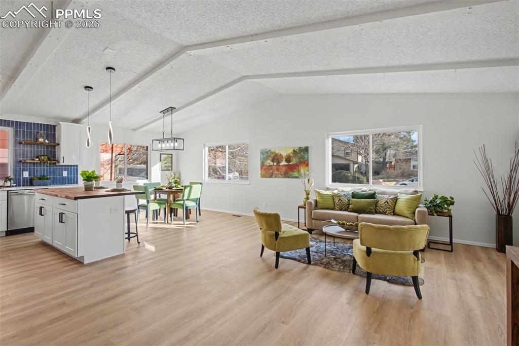 Image 7 of 46: Vaulted Great Room