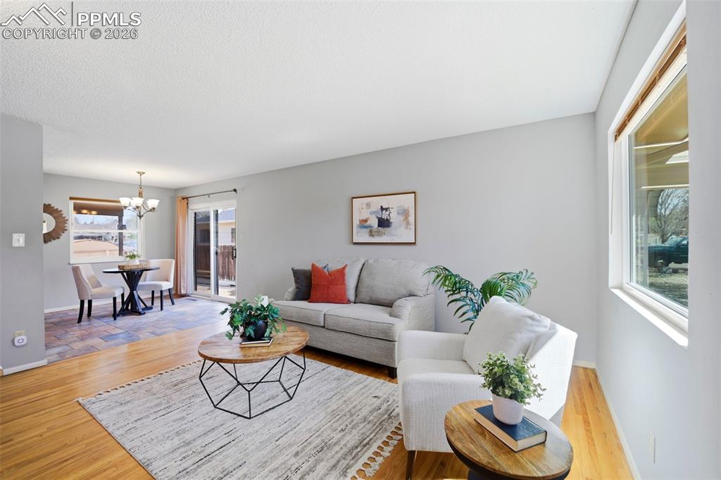 Image 4 of 25: Living Room