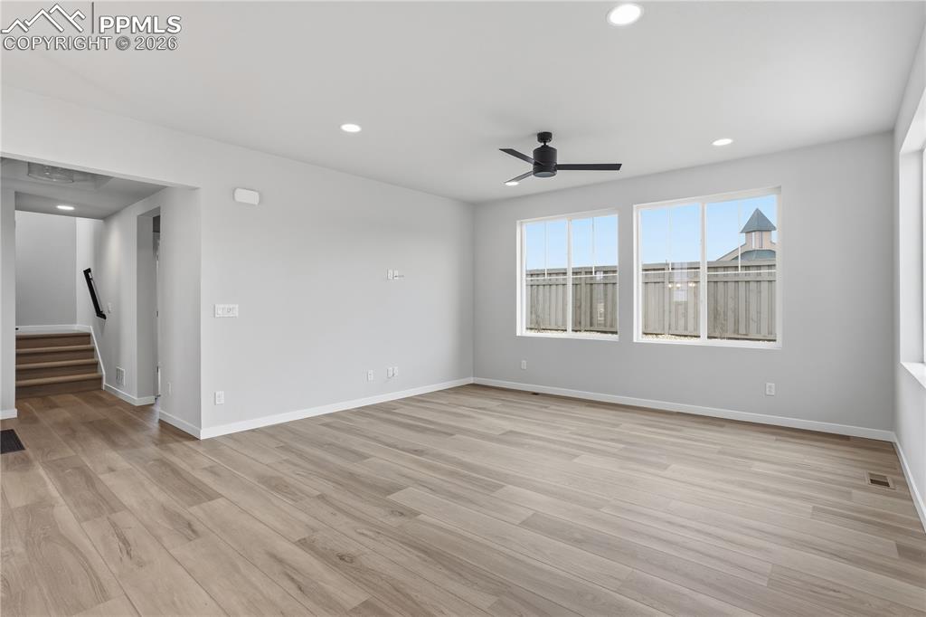 Image 25 of 33: Living Room