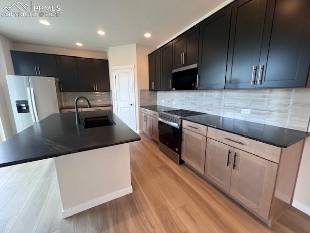 Image 3 of 16: Kitchen