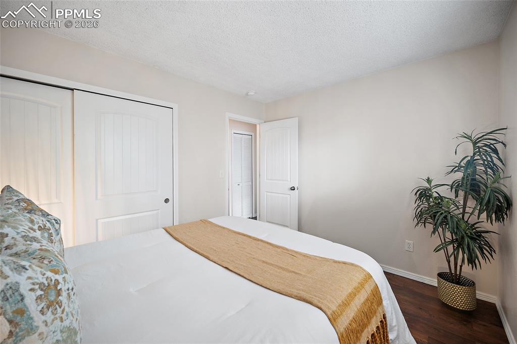 Image 14 of 35: Bedroom