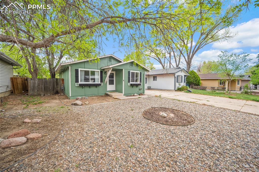 Image 3 of 35: Front of Structure