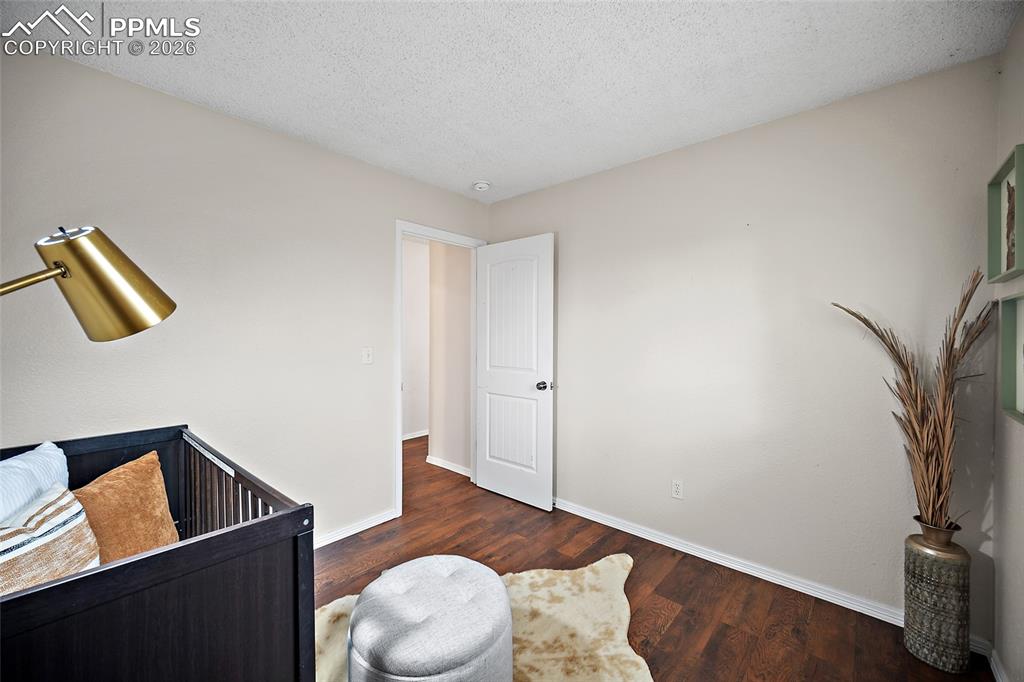 Image 9 of 35: Bedroom