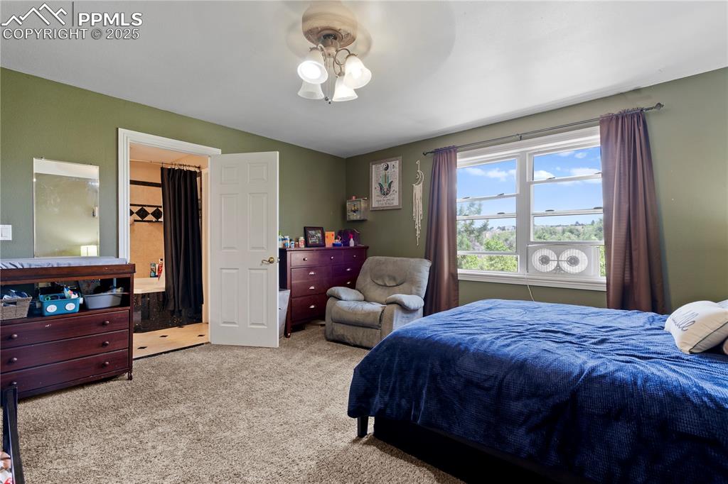 Image 21 of 40: Bedroom