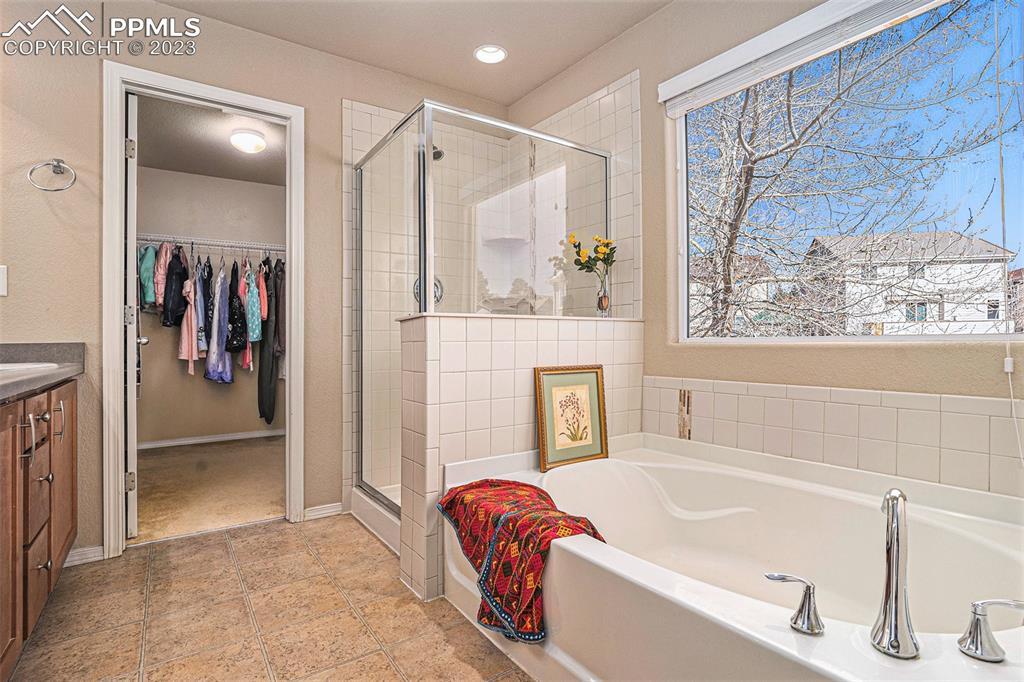 Listing 7049276, Image 4 of 39