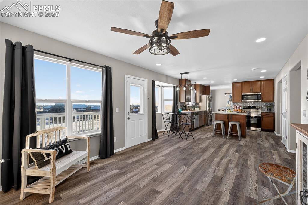 Image 18 of 50: Look at all this space!