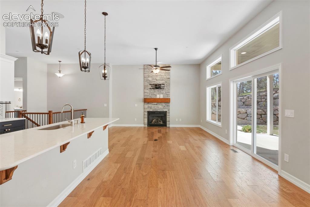 Image 11 of 47: Kitchen