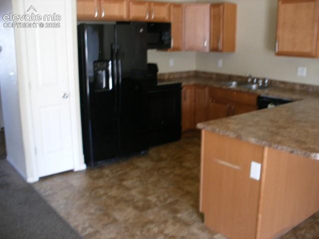 Image 18 of 43: Kitchen