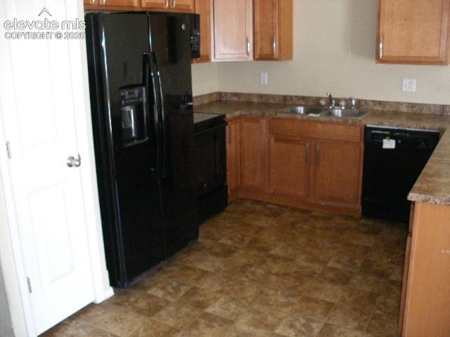 Image 21 of 43: Kitchen