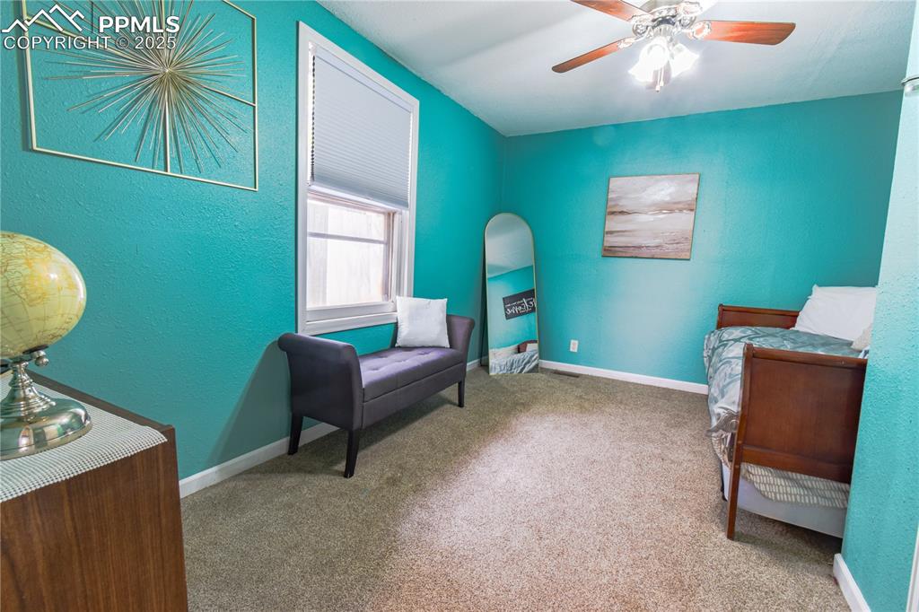 Image 9 of 30: Sitting Room