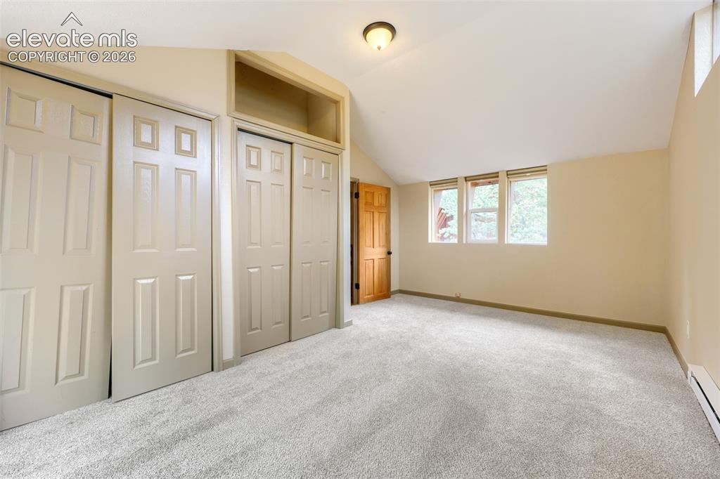 Image 15 of 27: Bedroom