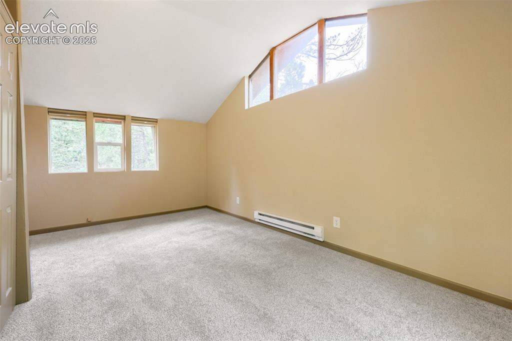Image 16 of 27: Bedroom