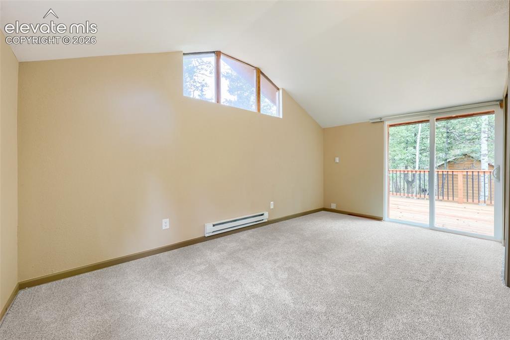 Image 18 of 27: Bedroom