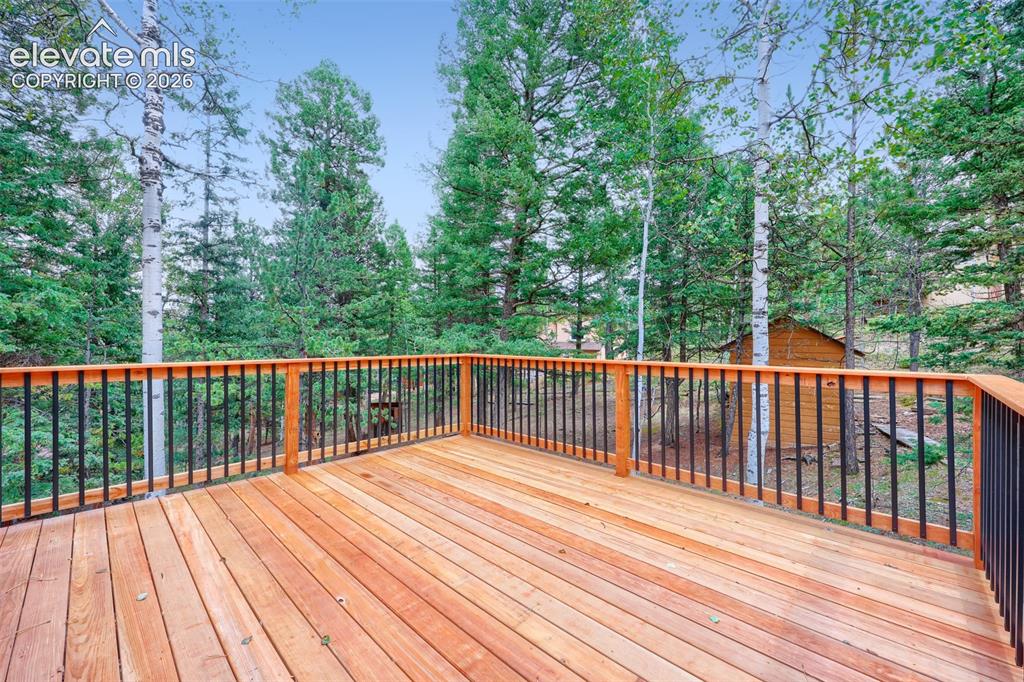 Image 23 of 27: Deck