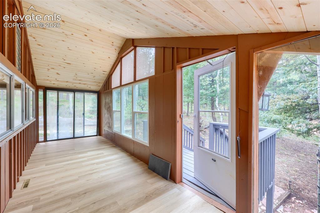 Image 4 of 27: Sun Room