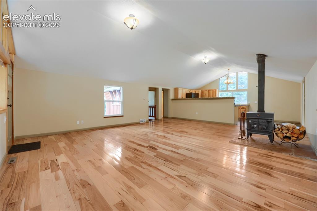 Image 8 of 27: Living Room