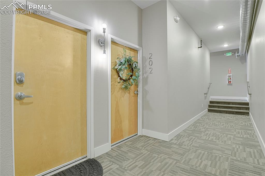 Image 24 of 33: Unit 202